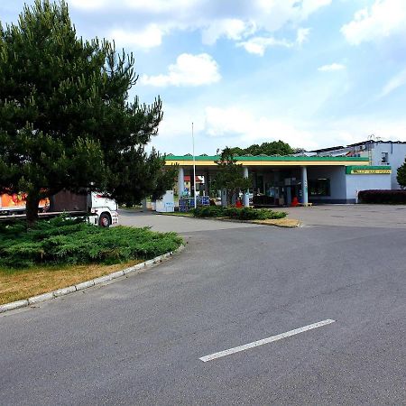 Motel Na Stacji Paliw อุสตรอเนียมอร์สเกีย ภายนอก รูปภาพ